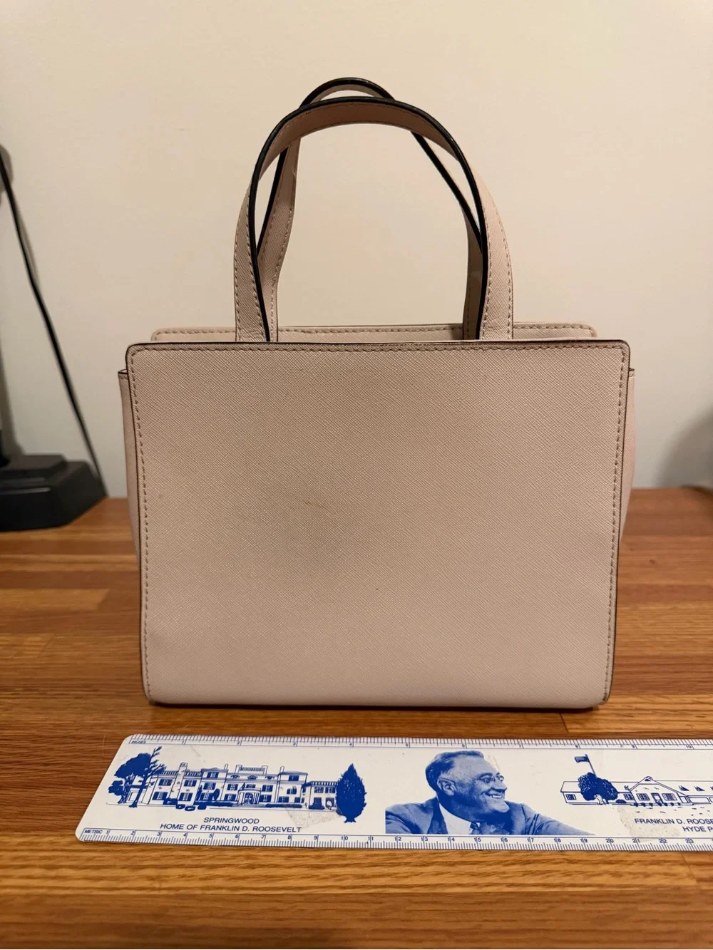 Kate Spade New York Beige Milton Land Saffiano Leather handbag